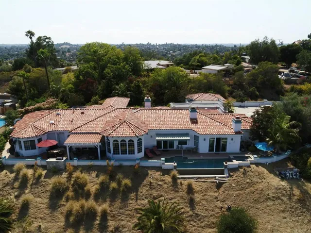 2240 1/8 Buena Creek Road, Vista, California 92084