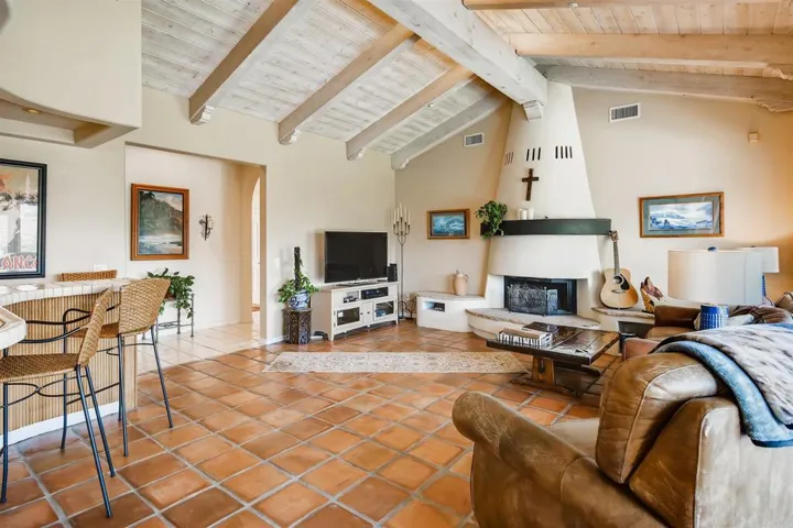 2240 1/8 Buena Creek Road, Vista, California 92084