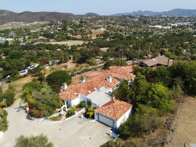 2240 1/8 Buena Creek Road, Vista, California 92084