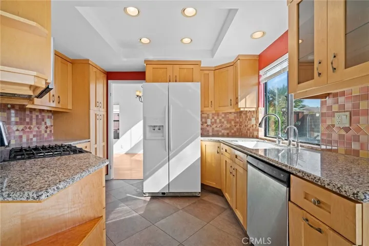 4002 Lost Springs Drive, Calabasas, California 91301