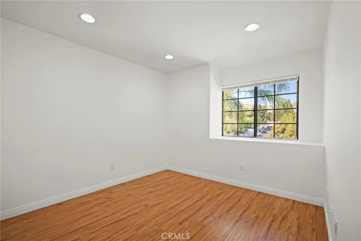 4002 Lost Springs Drive, Calabasas, California 91301