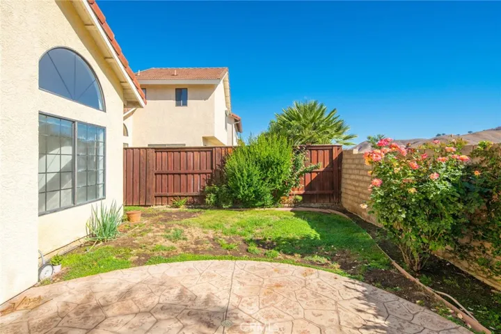 4002 Lost Springs Drive, Calabasas, California 91301
