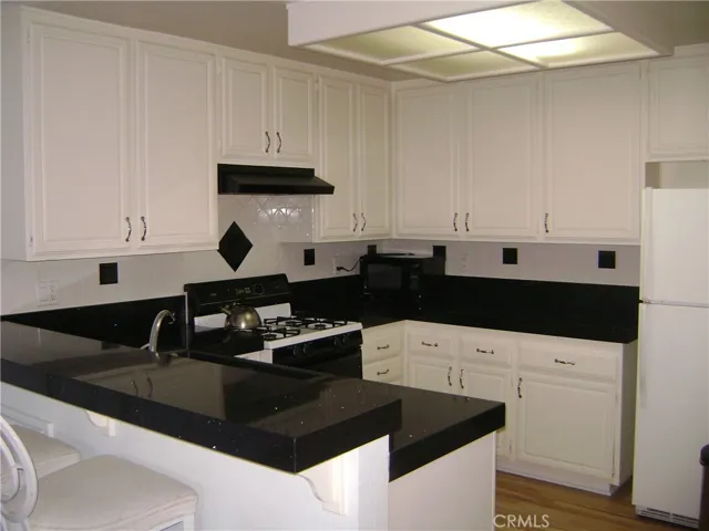 45 Oxford 12, Irvine, California 92612