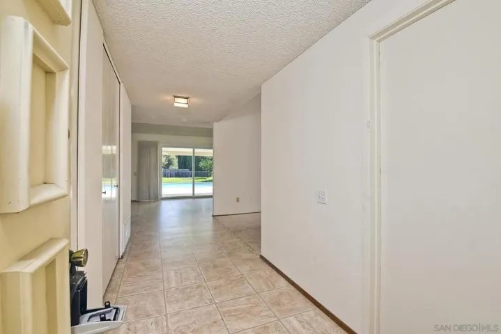 14445 Hillndale Way, Poway, California 92064