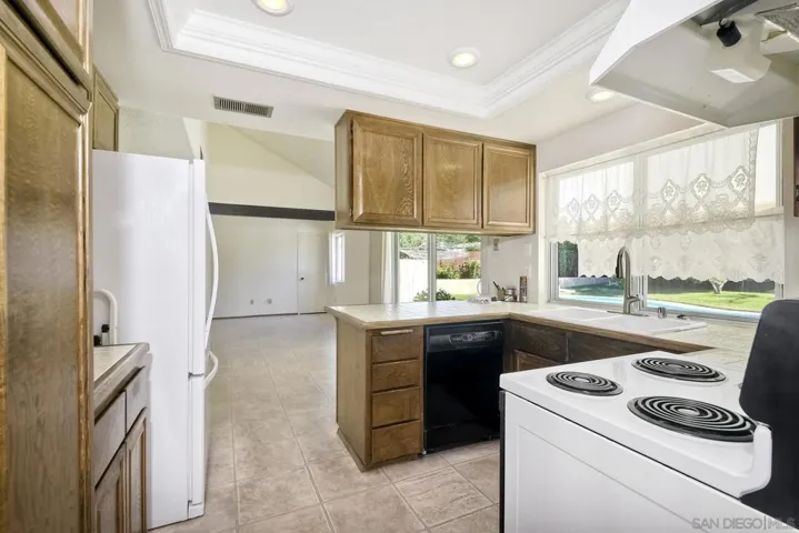 14445 Hillndale Way, Poway, California 92064