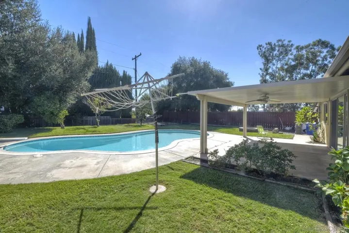 14445 Hillndale Way, Poway, California 92064