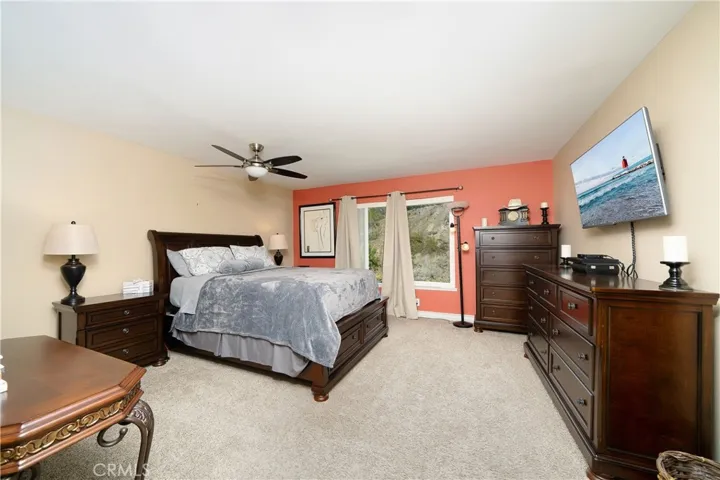 27181 Valleymont Road, Lake Forest, California 92630