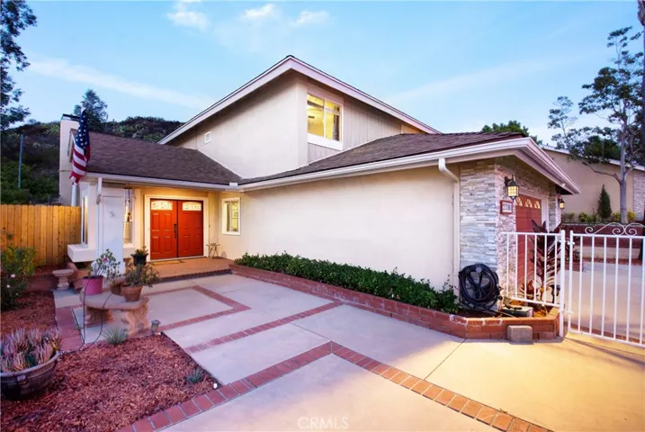 27181 Valleymont Road, Lake Forest, California 92630