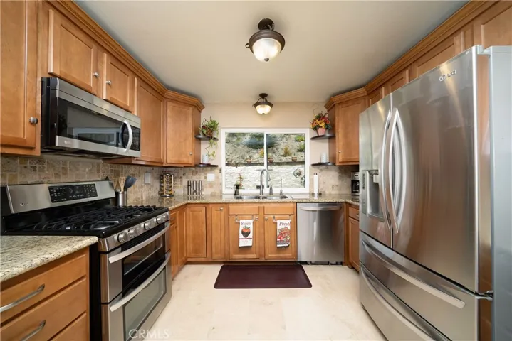27181 Valleymont Road, Lake Forest, California 92630