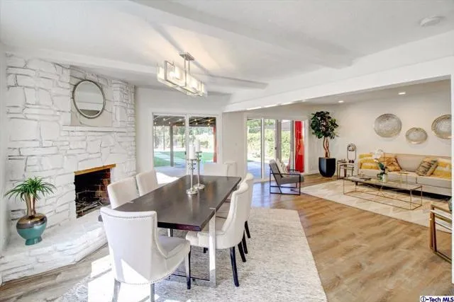 5321 Royer Avenue, Woodland Hills, California 91367
