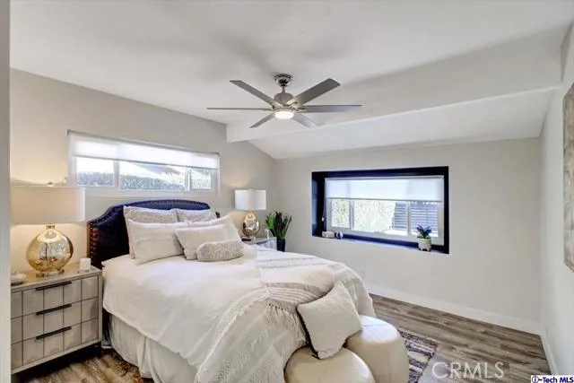 5321 Royer Avenue, Woodland Hills, California 91367