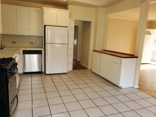 520 S Glenwood Place, Burbank, California 91506
