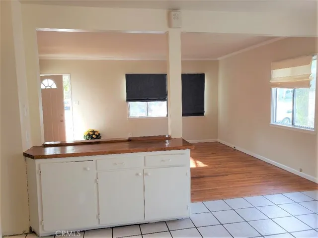 520 S Glenwood Place, Burbank, California 91506