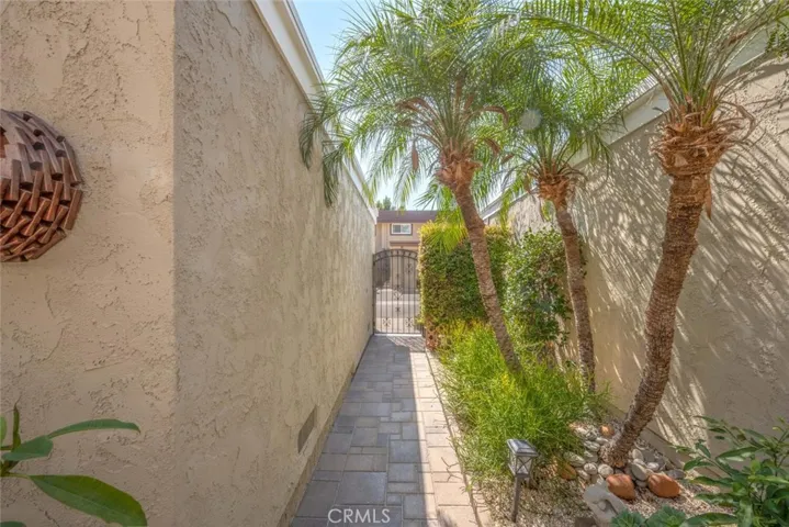 6801 Seabrook Way, Cypress, California 90630