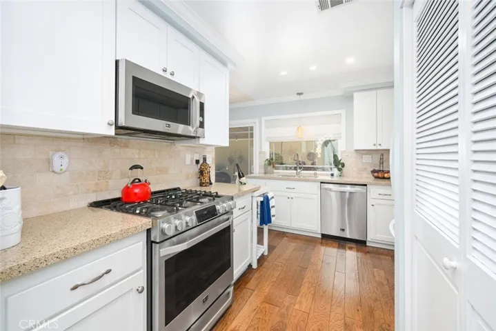 6801 Seabrook Way, Cypress, California 90630