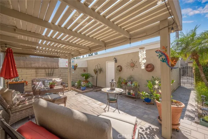 6801 Seabrook Way, Cypress, California 90630