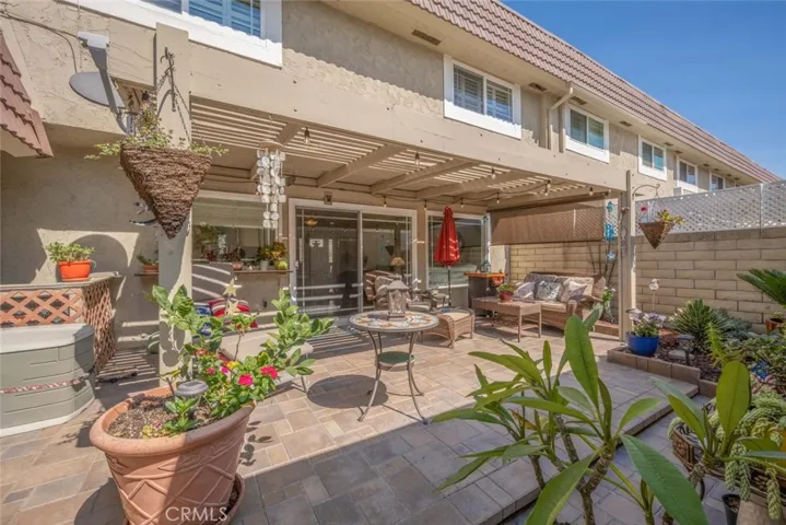 6801 Seabrook Way, Cypress, California 90630
