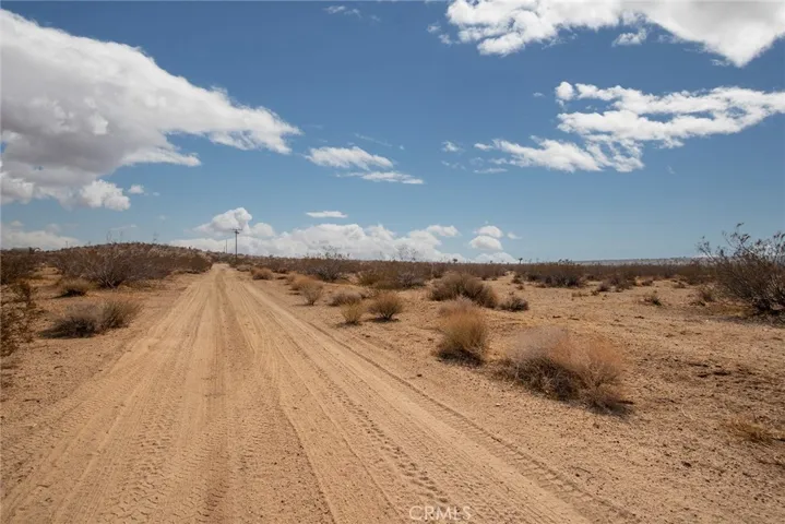 60700 La Brisa Drive, Joshua Tree, California 92252