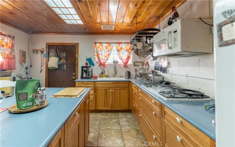 16541 Foothill Avenue, North Edwards, California 93523