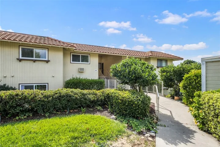 856 Ronda Mendoza P, Laguna Woods, California 92637