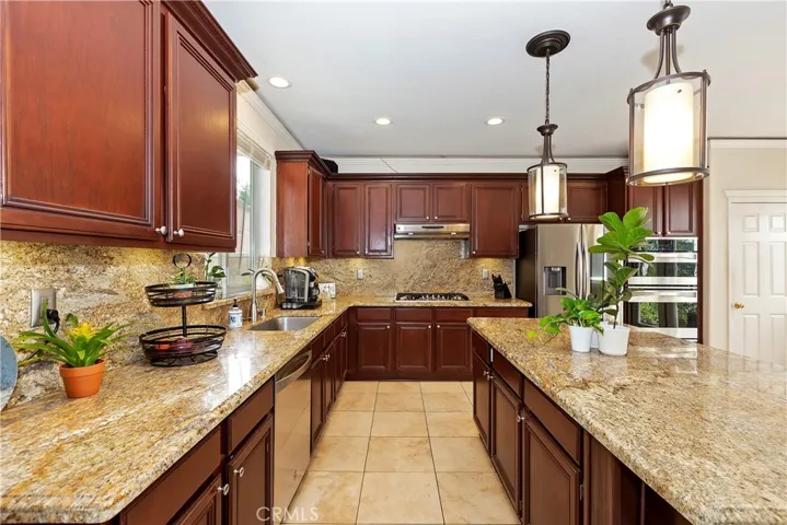 7464 Elm Grove Avenue, Eastvale, California 92880
