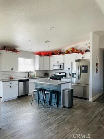15182 Temecula Road, Apple Valley, California 92307
