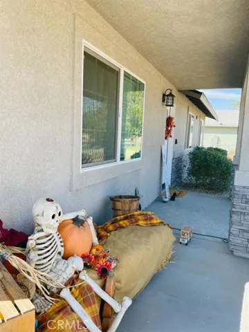 15182 Temecula Road, Apple Valley, California 92307