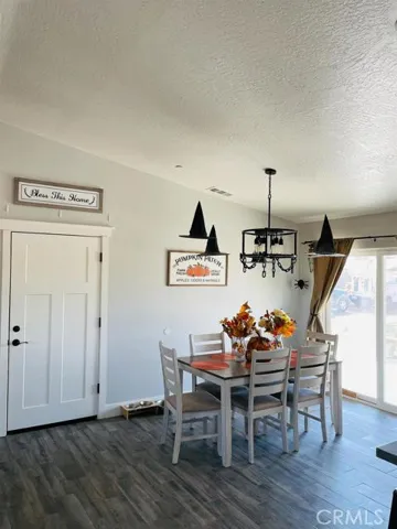 15182 Temecula Road, Apple Valley, California 92307