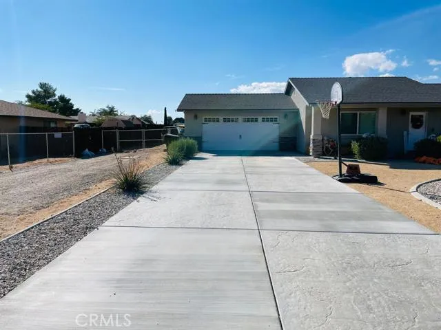 15182 Temecula Road, Apple Valley, California 92307