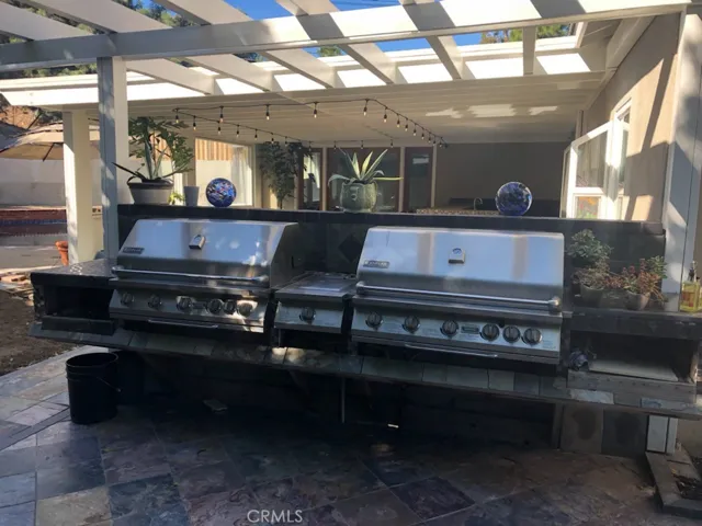 Bar B Q & Bar B Q
