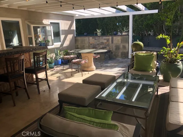 Lanai Wet Bar