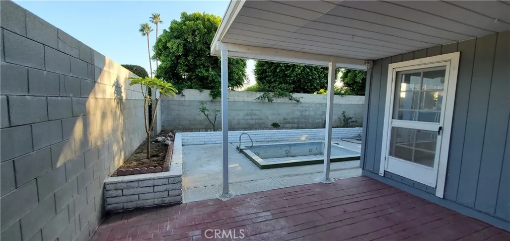 17403 Pine Avenue, Fontana, California 92335