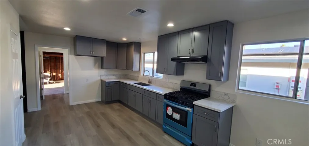 17403 Pine Avenue, Fontana, California 92335