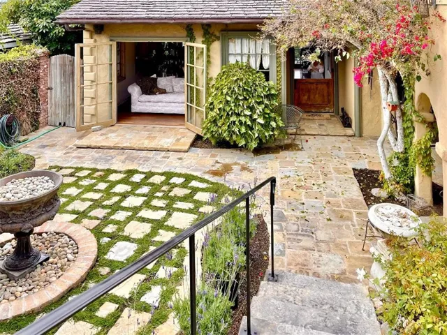 329 Emerald Bay, Laguna Beach, California 92651