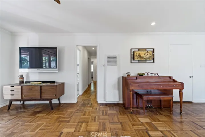 7079 Aivilis Street, Long Beach, California 90815