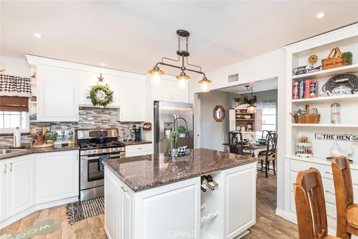 21009 Kingscrest Drive, Saugus, California 91350