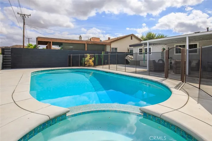 21009 Kingscrest Drive, Saugus, California 91350