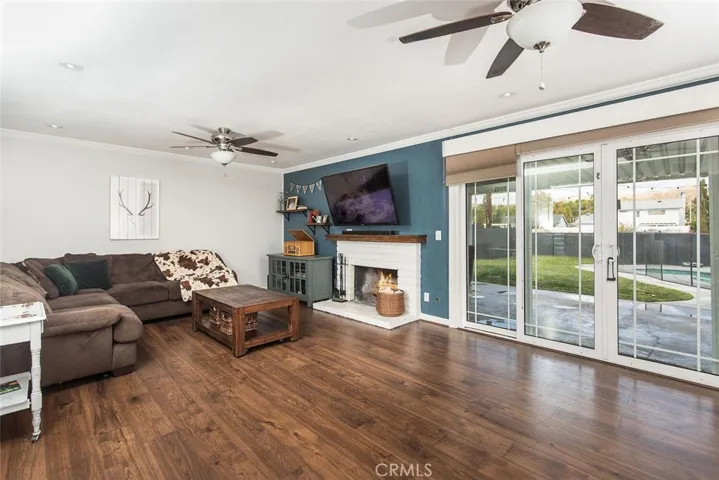 21009 Kingscrest Drive, Saugus, California 91350