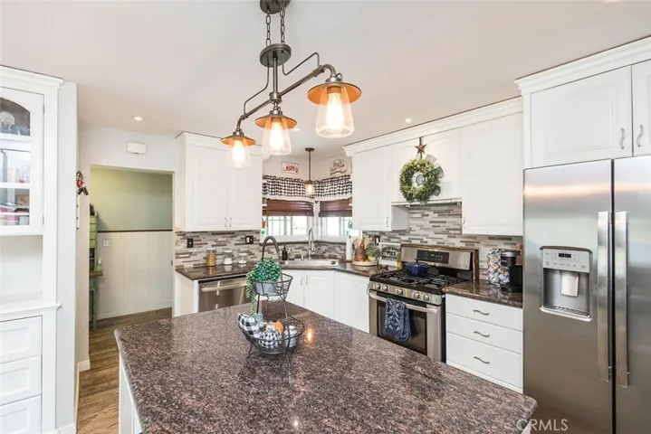 21009 Kingscrest Drive, Saugus, California 91350