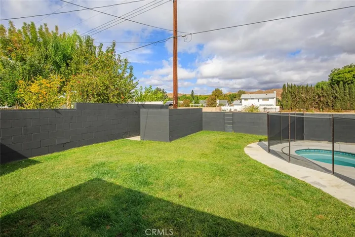 21009 Kingscrest Drive, Saugus, California 91350