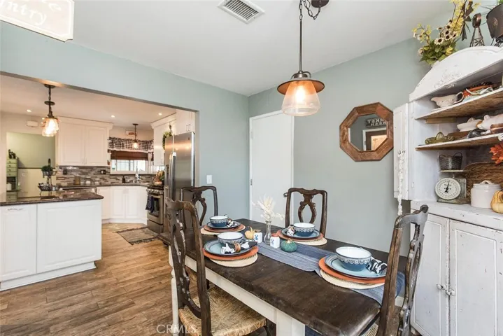 21009 Kingscrest Drive, Saugus, California 91350