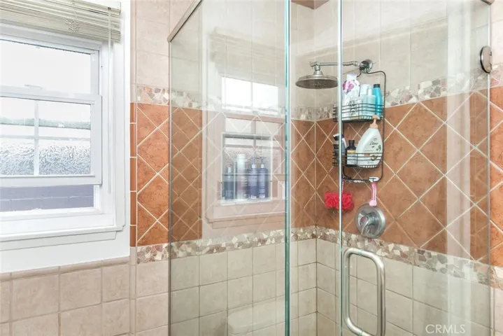21009 Kingscrest Drive, Saugus, California 91350