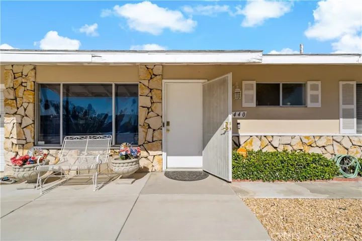 1440 W Whittier Avenue, Hemet, California 92543