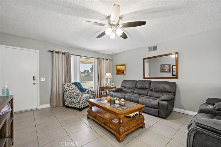 1440 W Whittier Avenue, Hemet, California 92543
