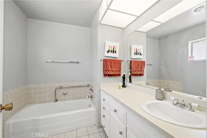 1440 W Whittier Avenue, Hemet, California 92543