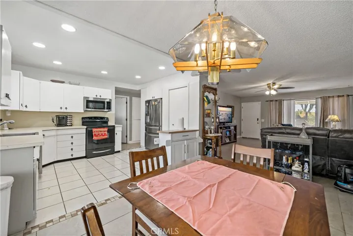 1440 W Whittier Avenue, Hemet, California 92543