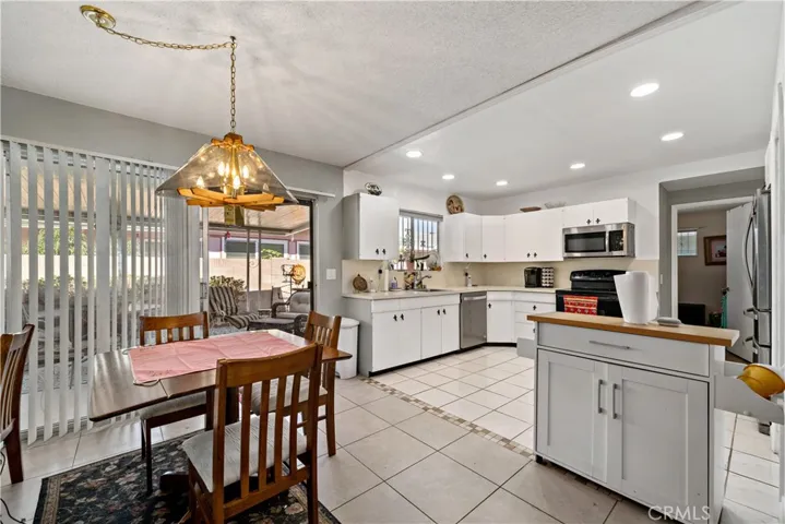 1440 W Whittier Avenue, Hemet, California 92543