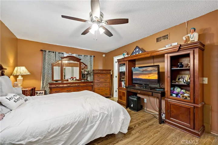 1440 W Whittier Avenue, Hemet, California 92543