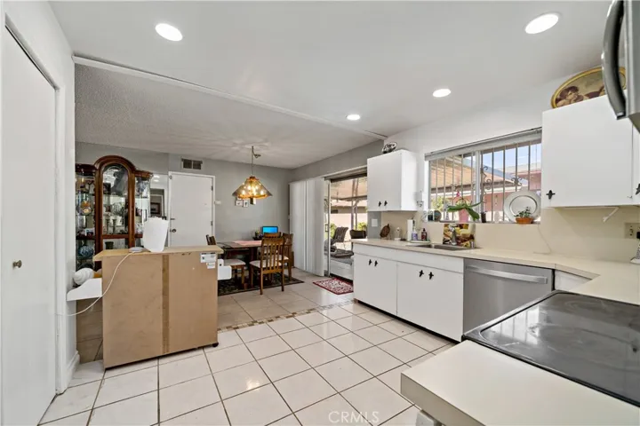 1440 W Whittier Avenue, Hemet, California 92543