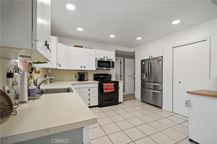 1440 W Whittier Avenue, Hemet, California 92543